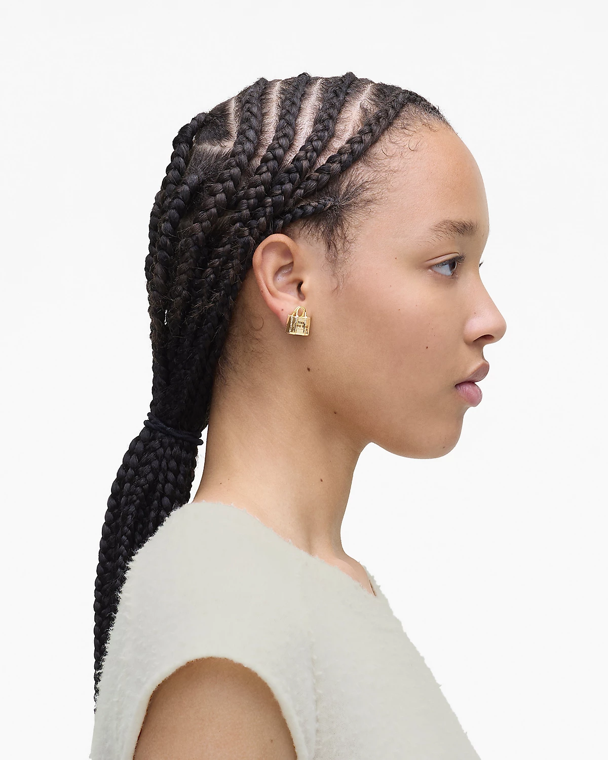 MJI_2P4JER001J86_970_F8F8F8_4-5_ALT2