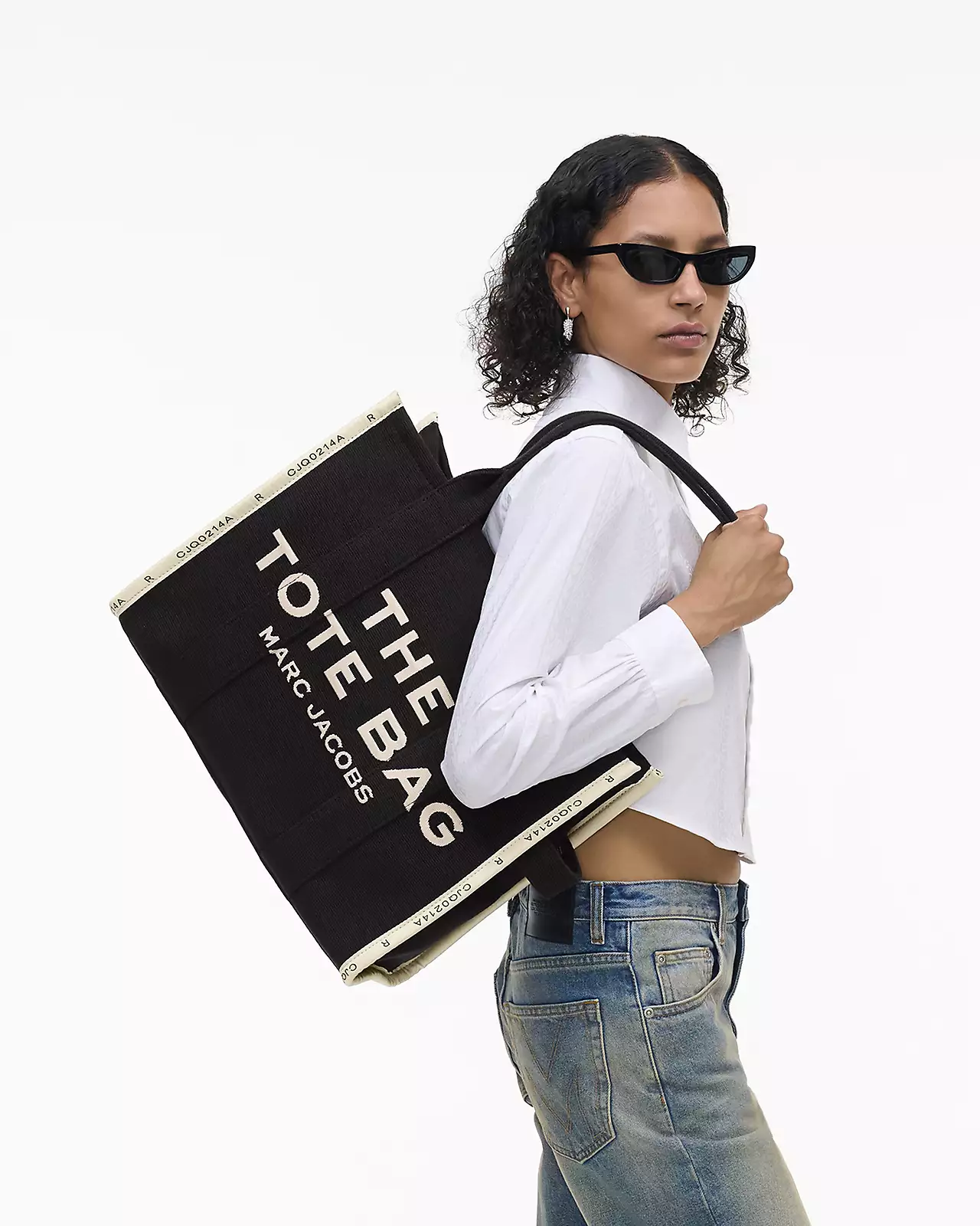 MJI_M0017048_001_F8F8F8_4-5_ALT1