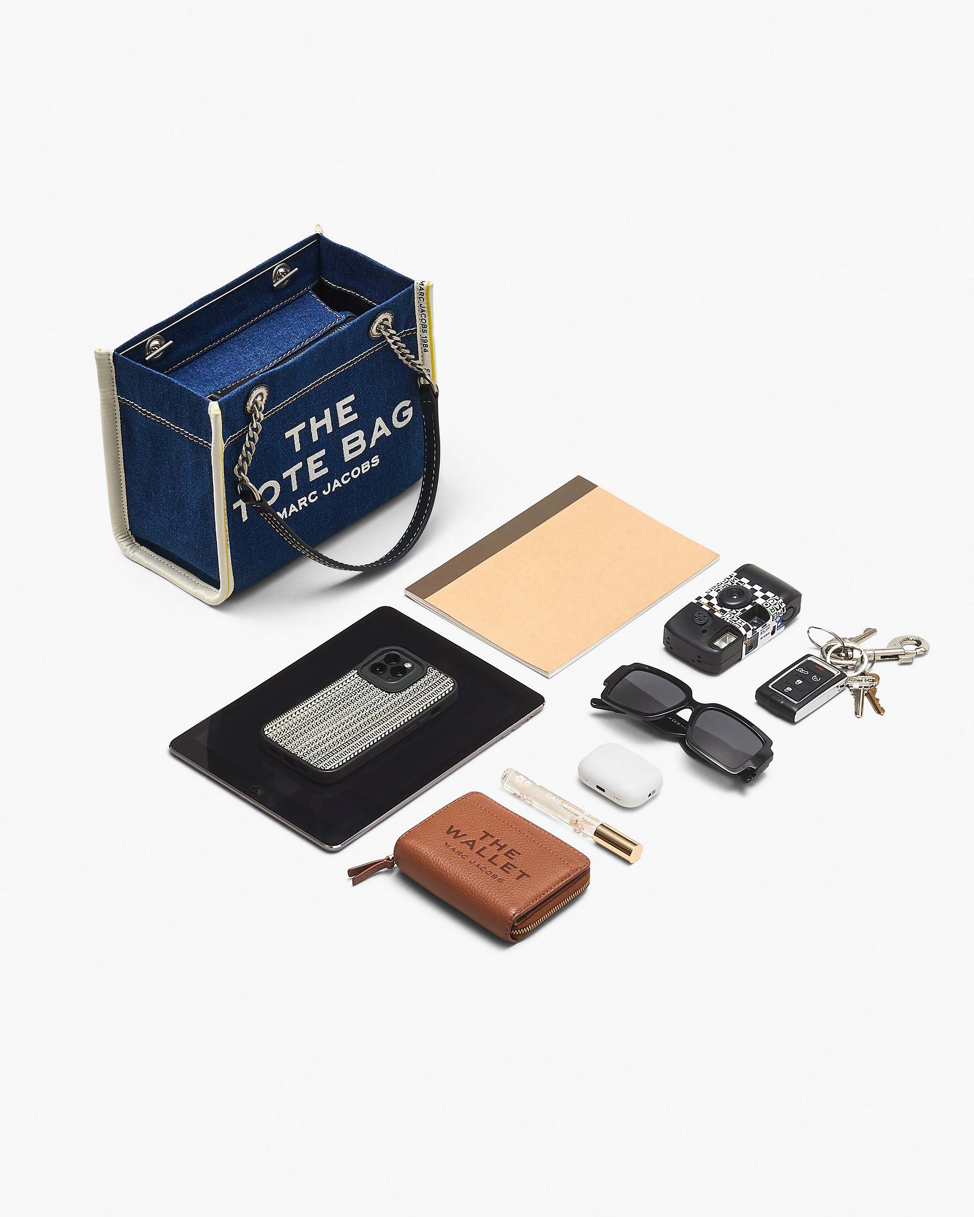 MJI_2F4HTT029H05_473_F8F8F8_4-5_ALT3 (1)