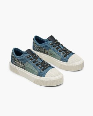 THE SNEAKER