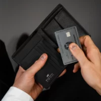 60541-369-010-theo-rfigd-geldboerse-h-8cs-schwarz-keyfeature-1