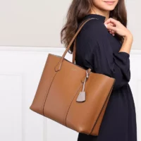 A0157980_ToryBurch_2