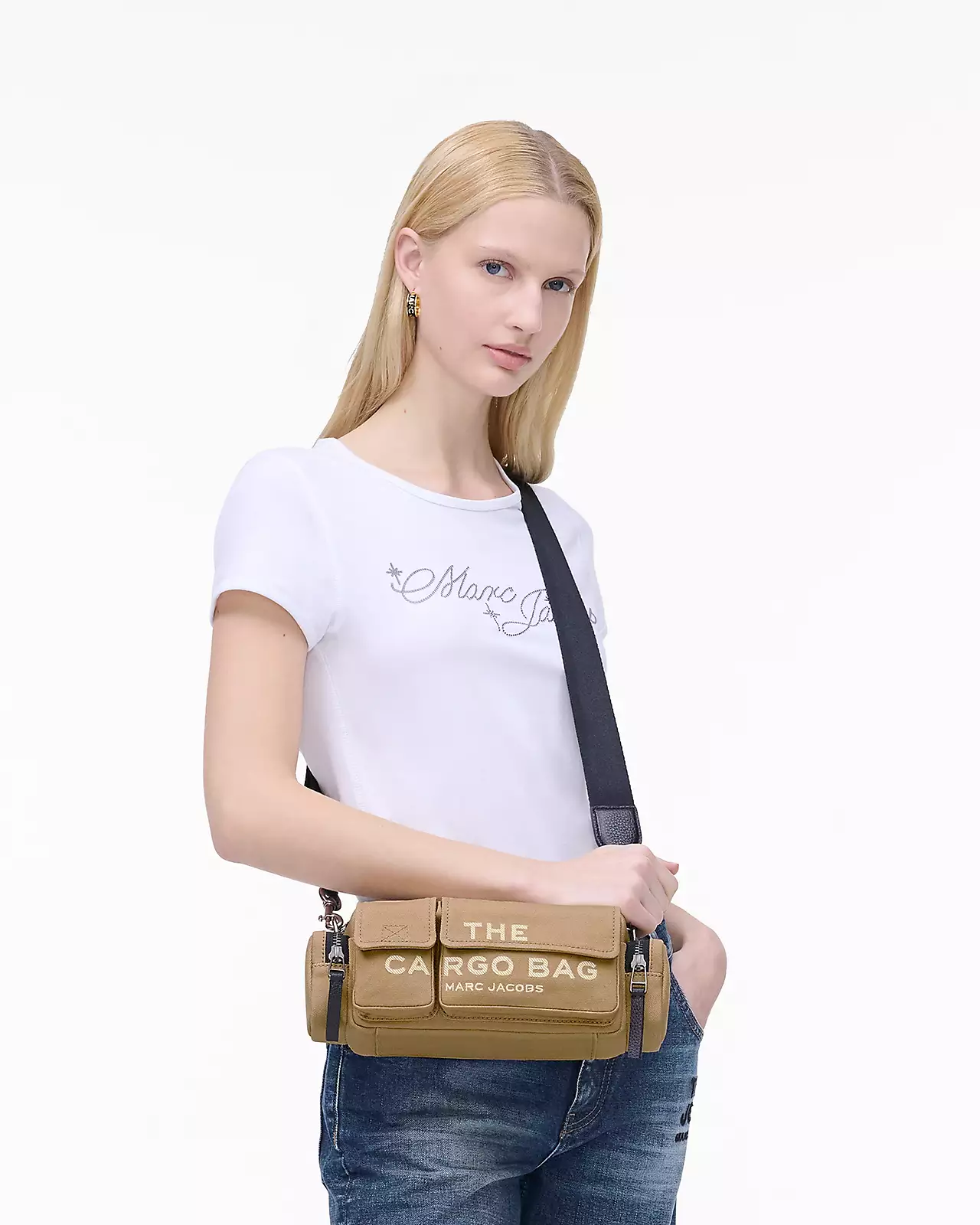 MJI_2P5HSH025H03_230_F8F8F8_4-5_ALT7