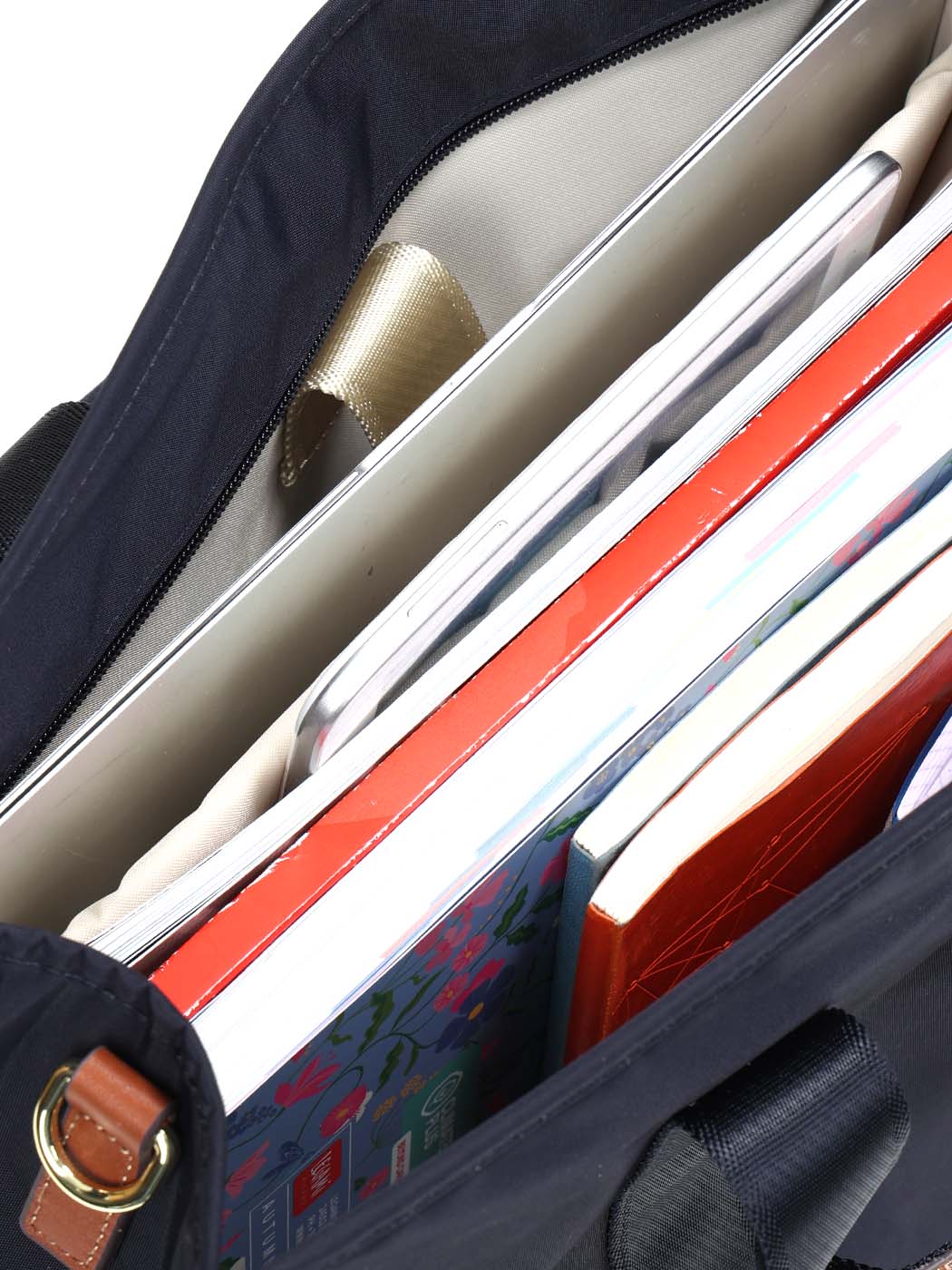 sac_voyage-brics-1004207z