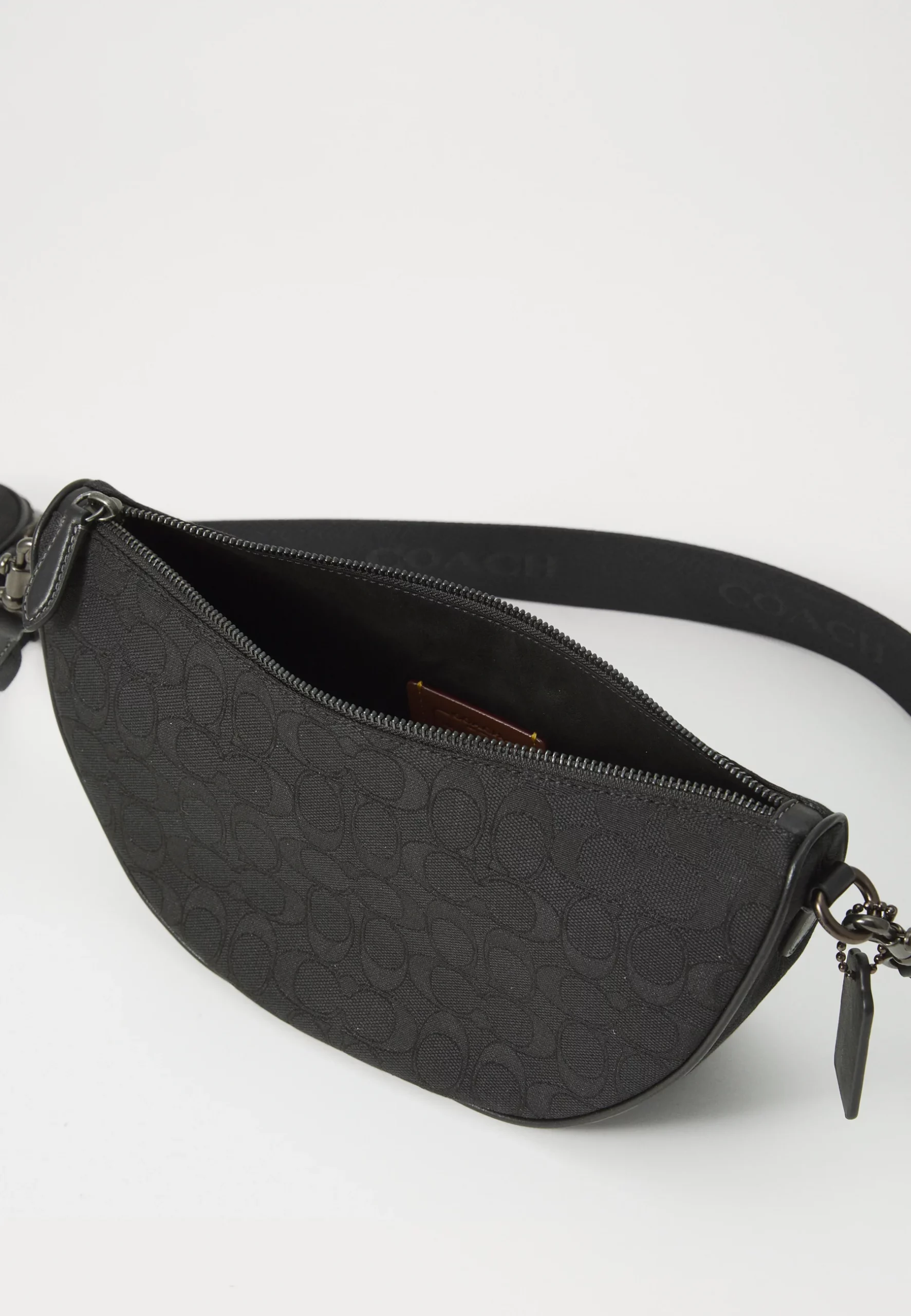 ce6a32f470e04f48b7588e787d968327