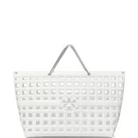 28009640_57527553_1000