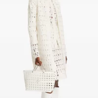 28009640_57527554_1000