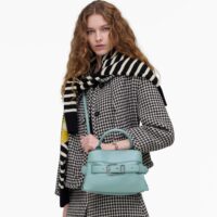 MJI_2R5HSC012H01_457_F8F8F8_4-5_ALT1