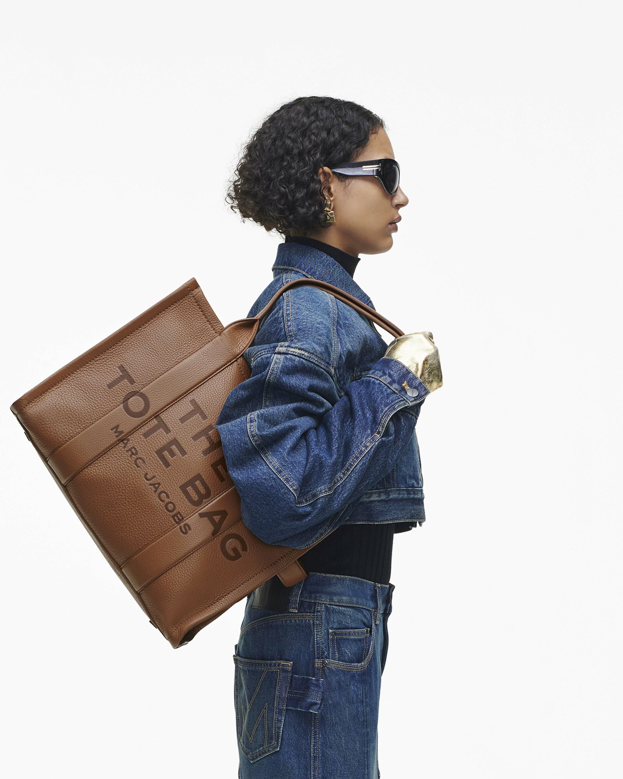 MJI_H020L01FA21_212_F8F8F8_4-5_ALT1