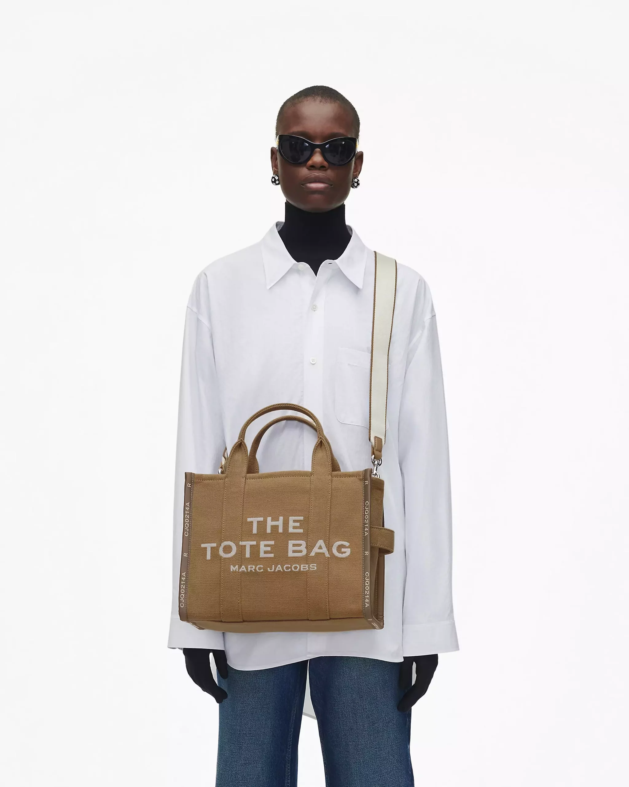 MJI_M0017027_230_F8F8F8_4-5_ALT1