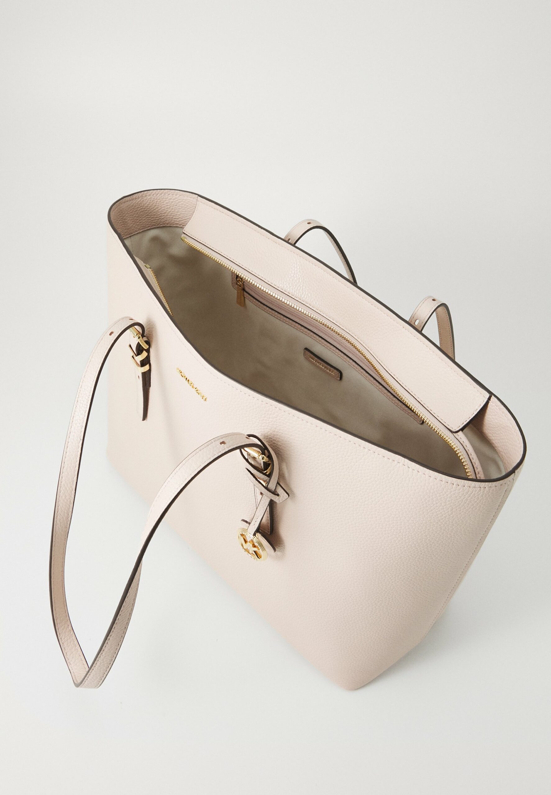 fe86dcad847945bfb2813d33b5f111d5