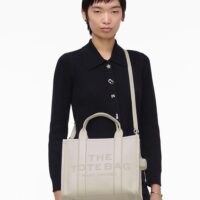 mj-the-medium-leather-tote-p135627-315005_image